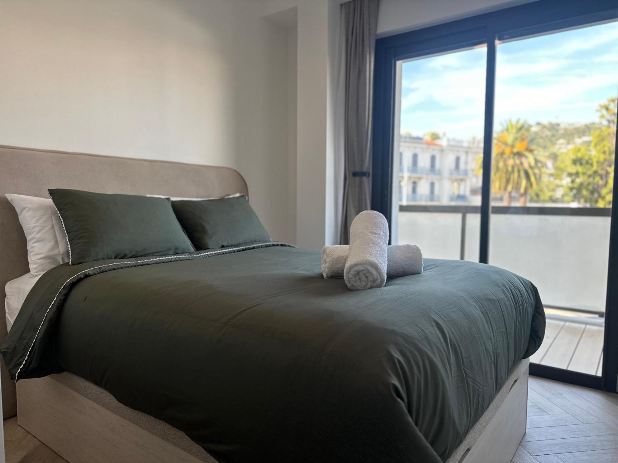 Luxueux 3 Pieces, 300 M Du Martinez Et Des Plages Appartement *