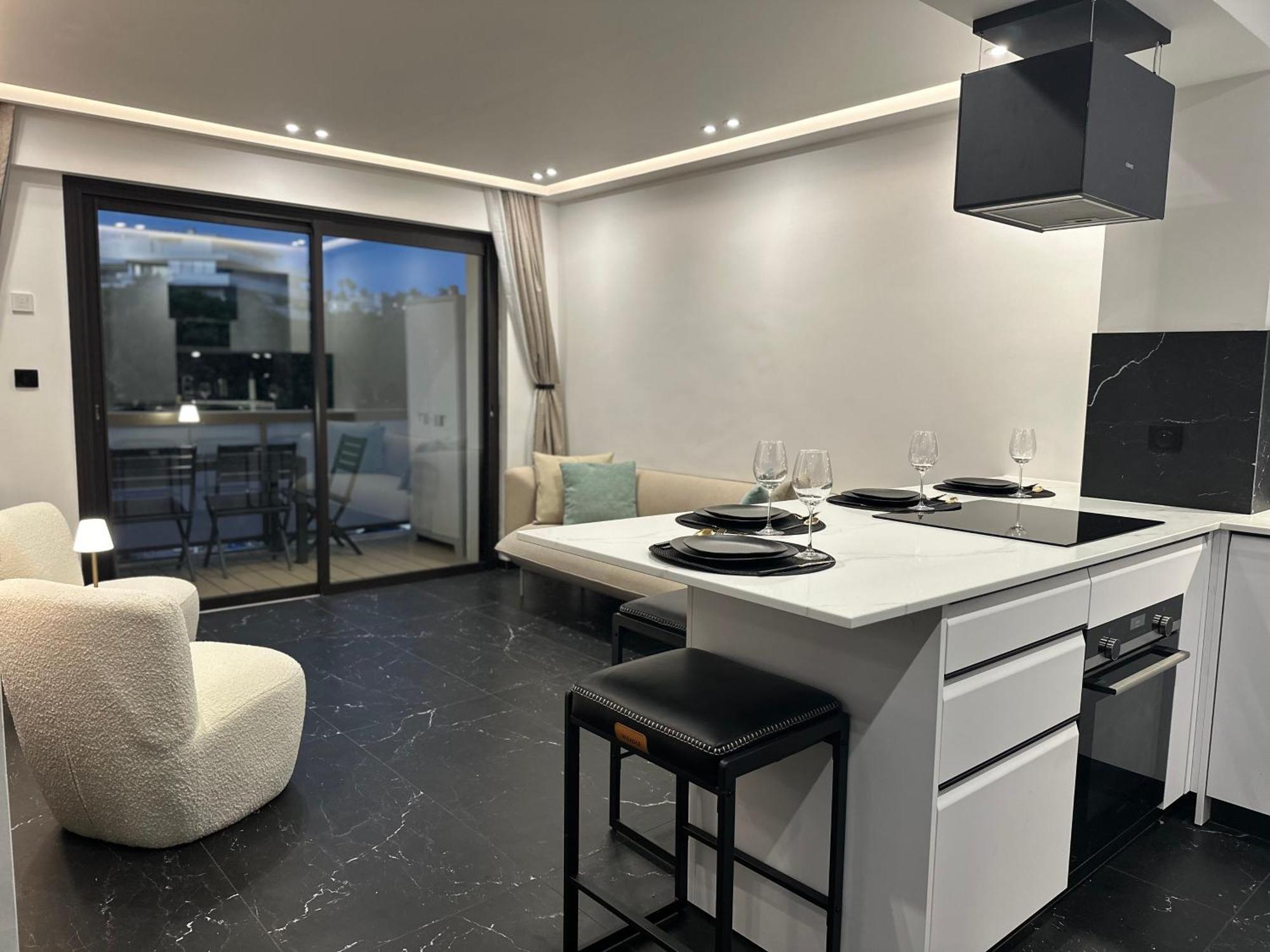 Appartement Luxueux 3 Pieces, 300 M Du Martinez Et Des Plages Cannes