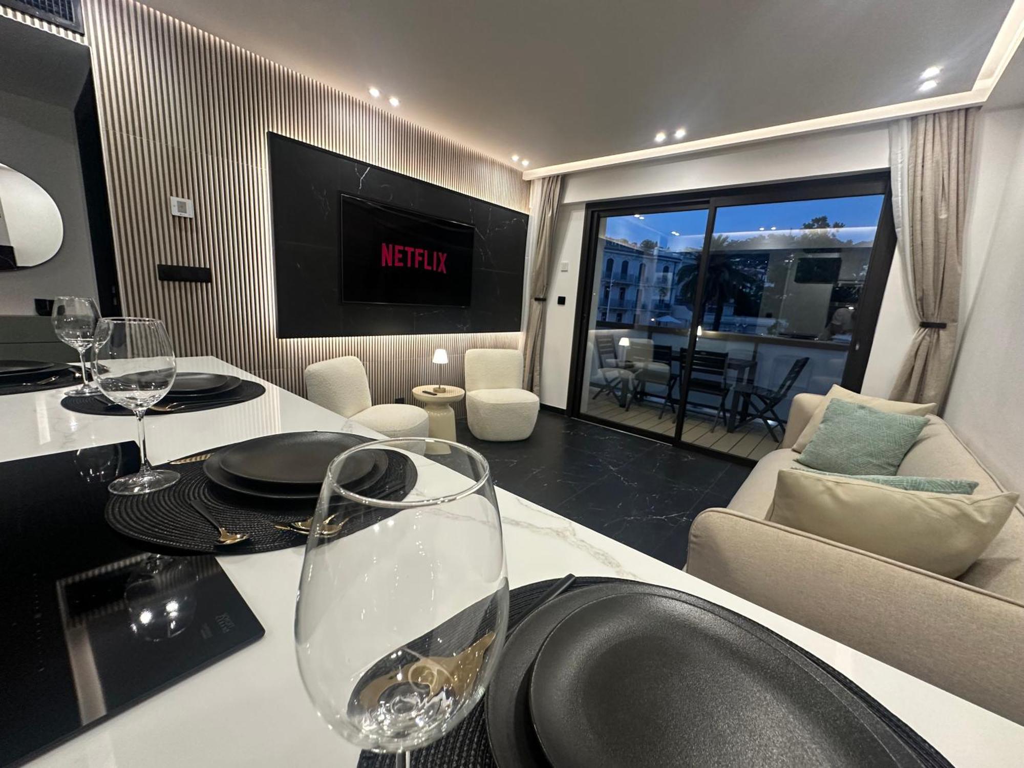 Appartement Luxueux 3 Pieces, 300 M Du Martinez Et Des Plages
